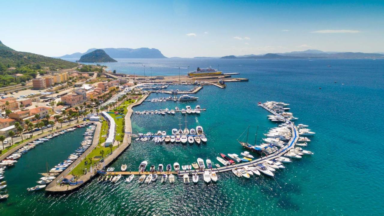 Brezza B&B Golfo Aranci Exterior photo