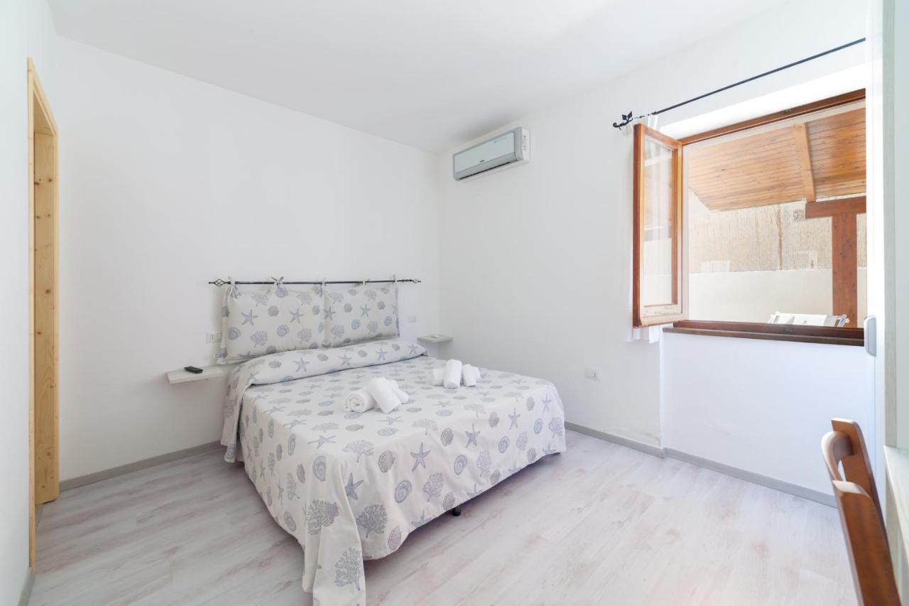 Brezza B&B Golfo Aranci Exterior photo